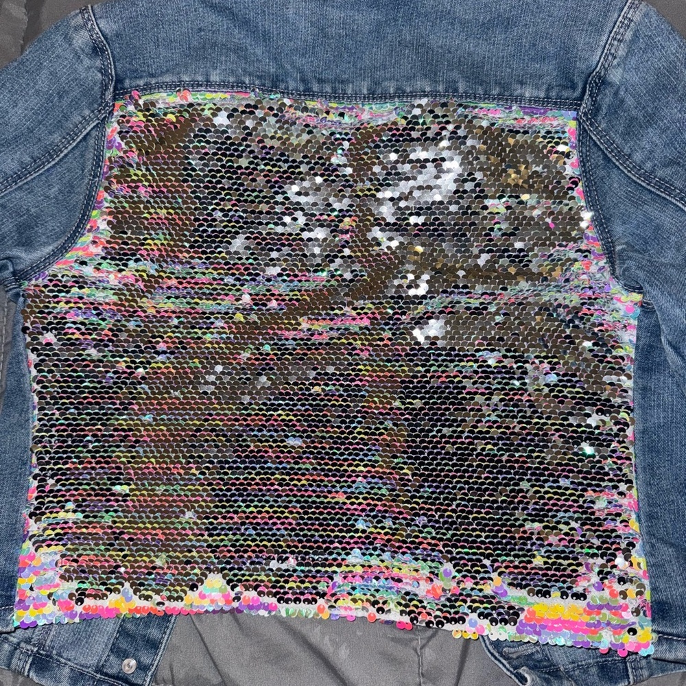 SALE💥Poured in Blue Reversible Sequin Denim Jacket – Girls M (8) – NWT - Picture 4 of 7